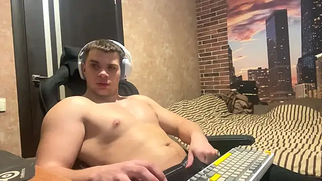 MusclePhantom online show from February 17, 9:23 pm