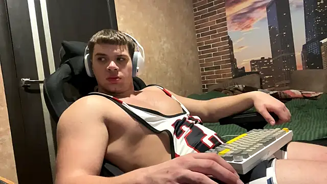 MusclePhantom online show from March 11, 10:04 pm