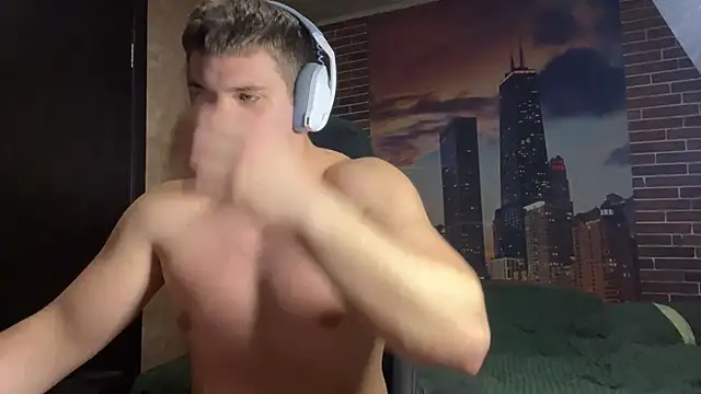 MusclePhantom online show from April 19, 8:55 pm