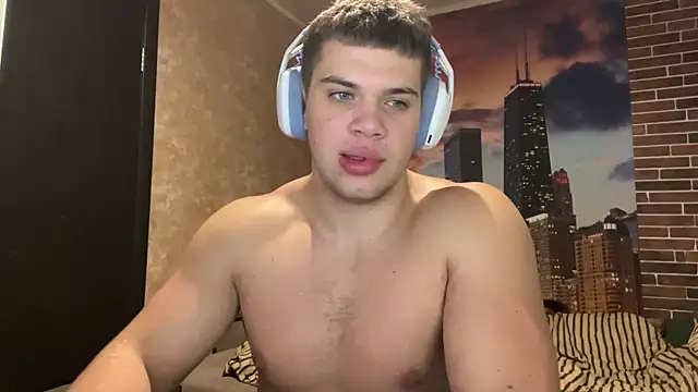 MusclePhantom online show from December 3, 10:09 pm