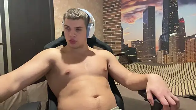 MusclePhantom online show from November 28, 10:21 pm