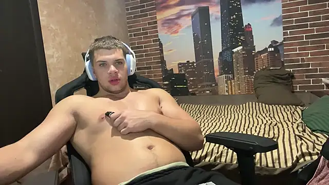 MusclePhantom online show from October 25, 8:42 pm