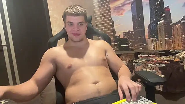 MusclePhantom online show from October 7, 8:32 pm