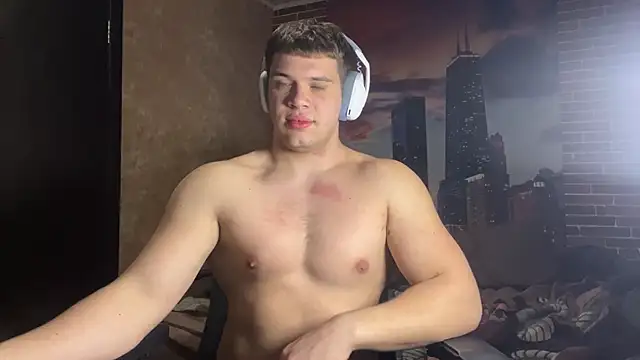 MusclePhantom online show from April 16, 9:39 pm