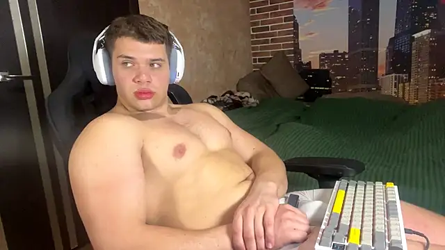 MusclePhantom online show from April 3, 8:26 pm