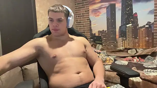 MusclePhantom online show from October 31, 9:22 pm