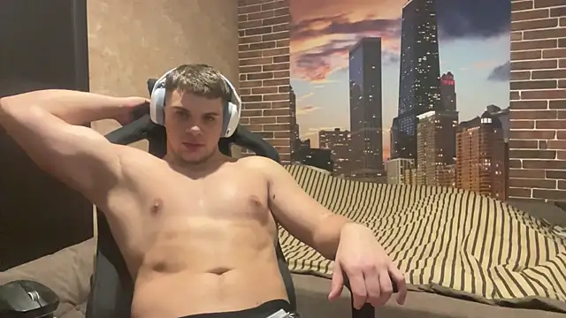 MusclePhantom online show from December 19, 10:45 pm