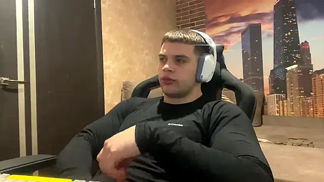 MusclePhantom online show from February 16, 9:02 pm