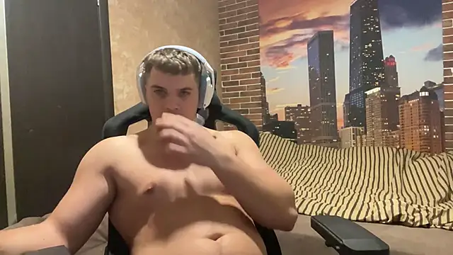 MusclePhantom online show from December 21, 9:37 pm