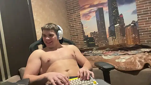 MusclePhantom online show from January 9, 9:44 pm