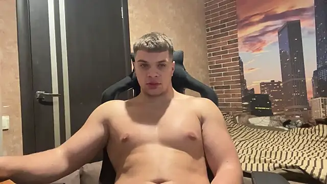 MusclePhantom online show from December 16, 10:03 pm