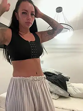 BELLABLACKXUK online show from July 15, 6:09 am