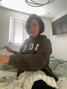 BELLABLACKXUK online show from April 23, 8:43 am