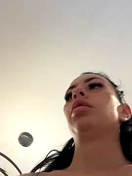 Snapshot of BELLABLACKXUK chatting on November 23, 12:48 pm BELLABLACKXUK online show from November 23, 12:48 pm