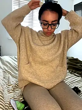 BELLABLACKXUK online show from October 6, 11:22 am