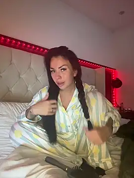 Snapshot of BELLABLACKXUK chatting on April 5, 8:48 pm BELLABLACKXUK online show from April 5, 8:48 pm