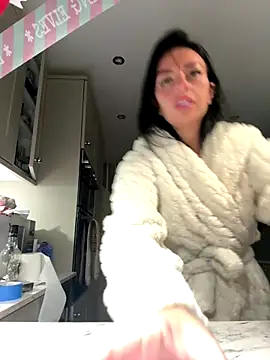 Snapshot of BELLABLACKXUK chatting on December 5, 12:10 am BELLABLACKXUK online show from December 5, 12:10 am