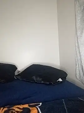 Snapshot of MoonlikePolicy727 chatting on November 3, 4:50 am MoonlikePolicy727 online show from November 3, 4:50 am