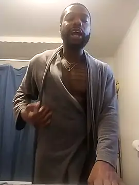 Snapshot of MoonlikePolicy727 chatting on February 16, 6:28 pm MoonlikePolicy727 online show from February 16, 6:28 pm