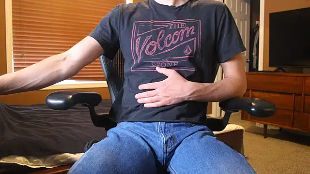 jjjjjfive online show from April 24, 1:40 am
