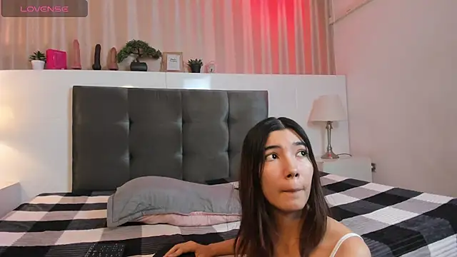 CuteButHarder online show from April 10, 8:16 pm