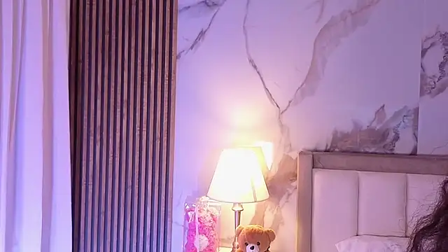 Snapshot of LunaRosse_ chatting on January 19, 11:36 am LunaRosse online show from January 19, 11:36 am