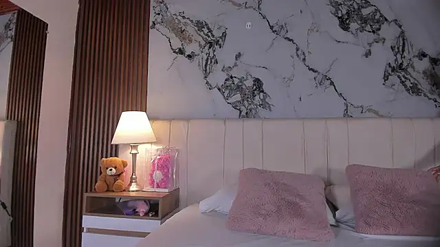 LunaRosse  online show from April 13, 11:36 am