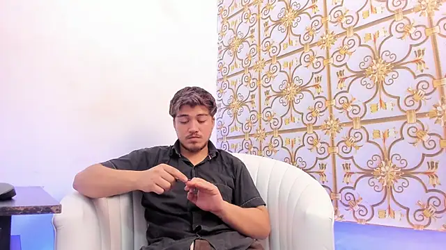 Snapshot of juanmechanic_ chatting on February 17, 6:44 am juanmechanic online show from February 17, 6:44 am