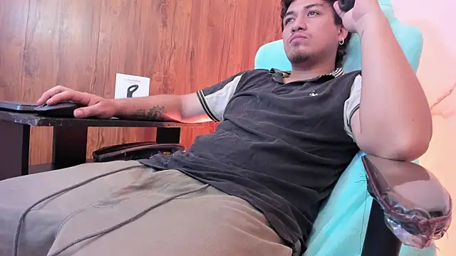 juanmechanic  online show from May 29, 2:23 pm