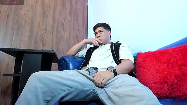 Snapshot of juanmechanic_ chatting on October 24, 5:12 pm juanmechanic  online show from October 24, 5:12 pm