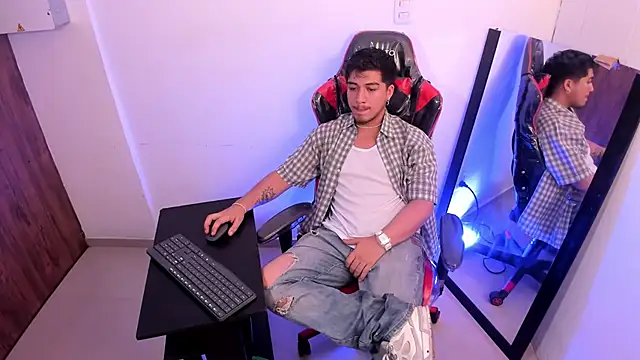 juanmechanic  online show from November 6, 5:55 am