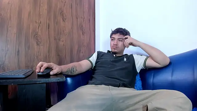 Snapshot of juanmechanic_ chatting on January 17, 12:31 pm juanmechanic online show from January 17, 12:31 pm