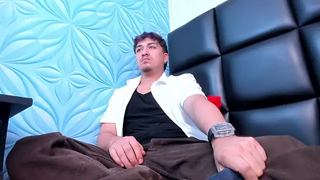 Snapshot of juanmechanic_ chatting on January 18, 5:22 am juanmechanic online show from January 18, 5:22 am