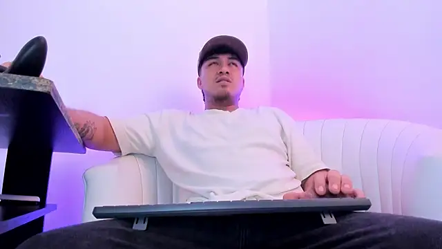 juanmechanic  online show from July 11, 9:59 pm