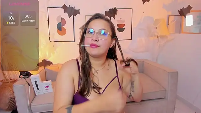 Snapshot of Laureen_se chatting on November 5, 4:26 am Laureen se online show from November 5, 4:26 am