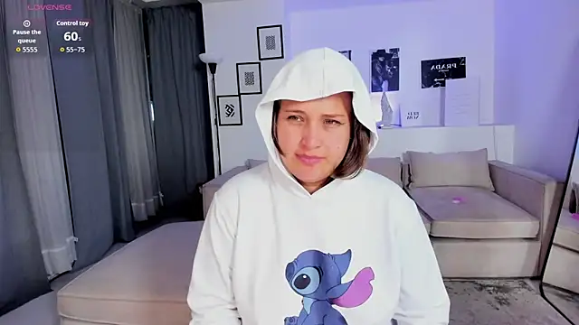 Snapshot of Laureen_se chatting on February 3, 6:40 am Laureen se online show from February 3, 6:40 am