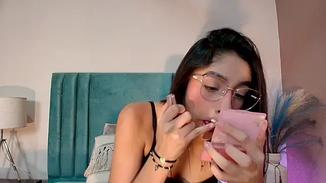 IvyJhons online show from November 5, 11:57 am