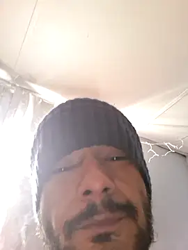 Snapshot of MassedParidae chatting on February 26, 4:51 pm MassedParidae online show from February 26, 4:51 pm