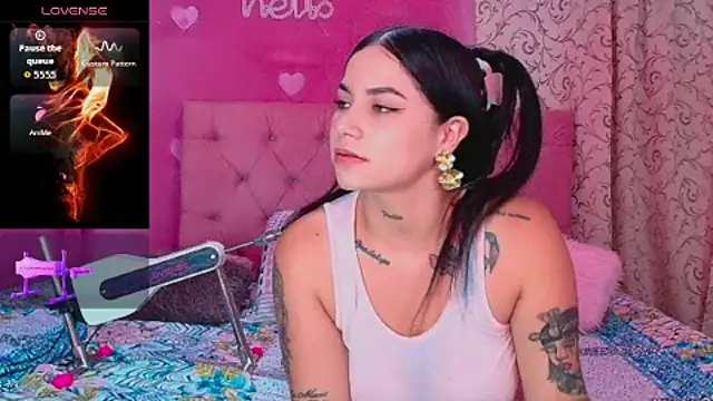 Lali HOtt online show from October 6, 4:41 pm