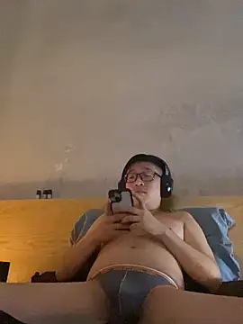 Snapshot of AndrewP13331 chatting on September 24, 2:23 pm AndrewP13331 online show from September 24, 2:23 pm