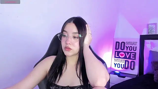 KimGarces online show from September 19, 8:24 pm