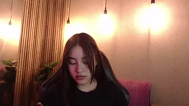 KimGarces online show from October 5, 3:36 pm