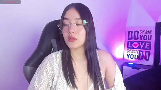 KimGarces online show from September 14, 4:29 pm