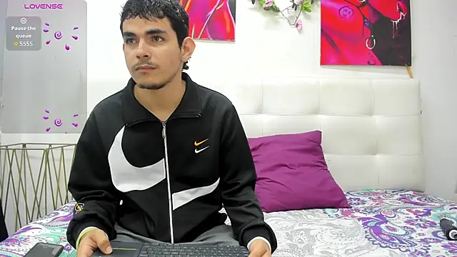 Snapshot of Lucia78couple chatting on October 20, 7:58 pm Lucia78couple online show from October 20, 7:58 pm
