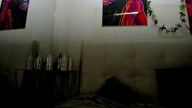 Snapshot of Lucia78couple chatting on November 18, 10:02 pm Lucia78couple online show from November 18, 10:02 pm