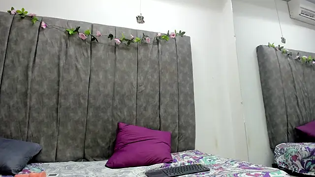 Snapshot of Lucia78couple chatting on September 17, 4:47 am Lucia78couple online show from September 17, 4:47 am