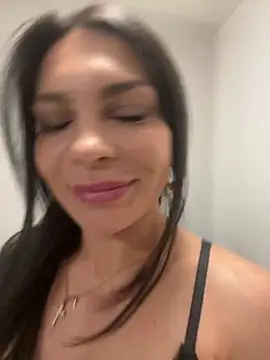 Snapshot of salvana chatting on June 10, 8:10 pm salvana online show from June 10, 8:10 pm