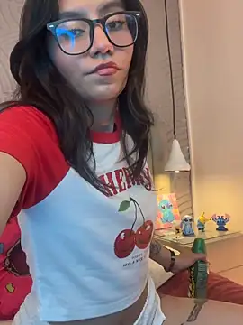 eviegothel  online show from November 18, 8:34 pm