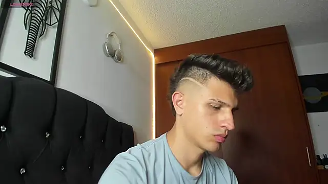 kevin ahss online show from December 3, 10:53 pm