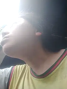 Snapshot of adchio chatting on April 15, 9:59 am adchio online show from April 15, 9:59 am